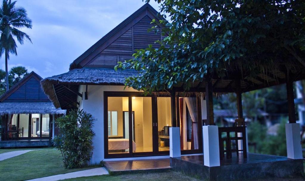Nana Beach Hotel & Resort Pathiu Luaran gambar