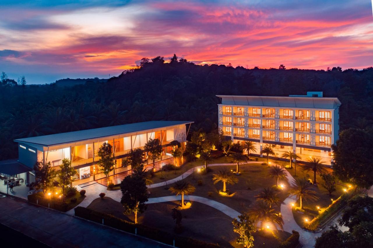 Nana Beach Hotel & Resort Pathiu Luaran gambar
